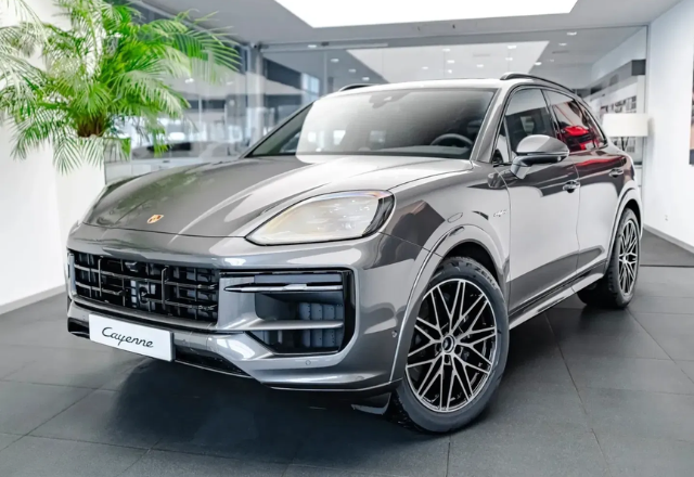 Cayenne E-Hybrid Black Edition