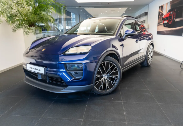 2025 Macan 4