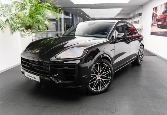 Porsche Cayenne E-Hybrid Coupé Black Edition