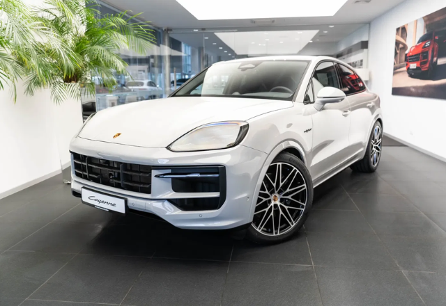 Porsche Cayenne E-Hybrid Coupé Black Edition