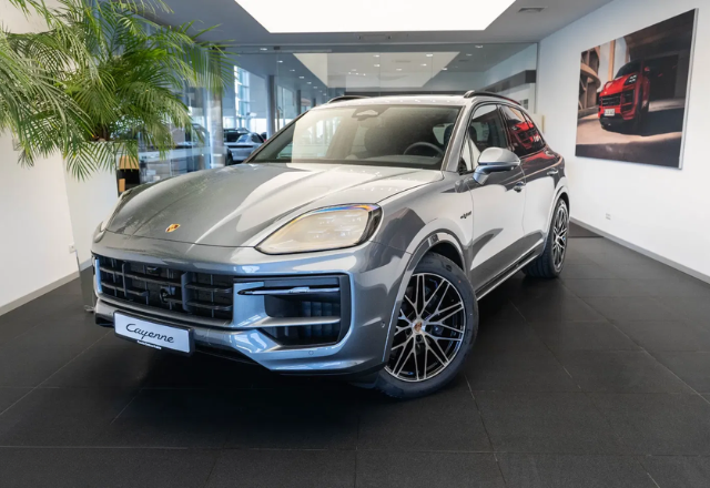 Porsche Cayenne E-Hybrid PHEV Black Edition