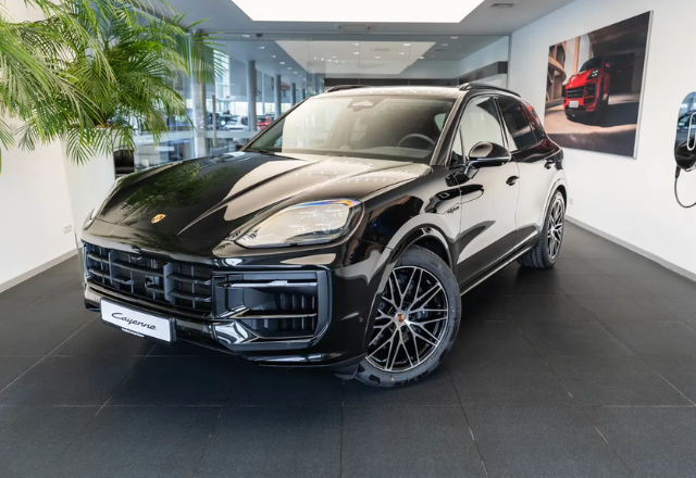 2026 Porsche Cayenne E-Hybrid PHEV Black Edition