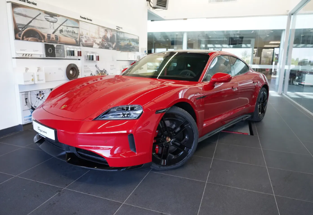 Taycan GTS
