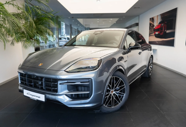 Porsche Cayenne E-Hybrid PHEV Black Edition