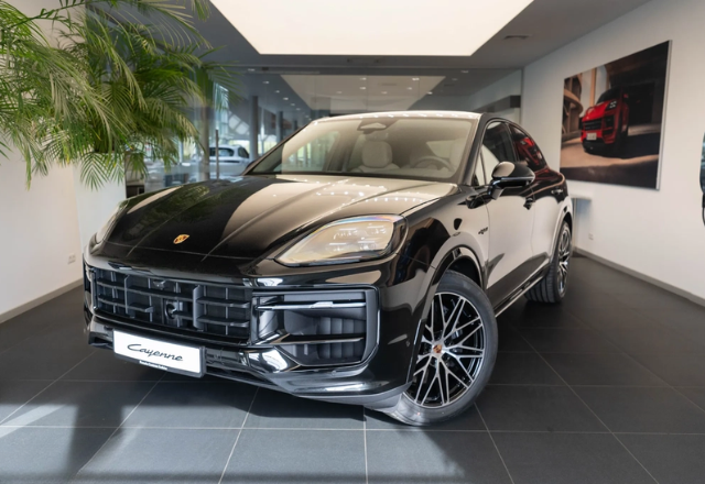 Porsche Cayenne E-Hybrid PHEV Black Edition