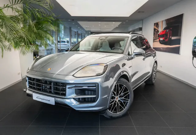 Cayenne E-Hybrid Black Edition